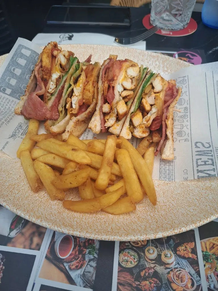 Maria Baker_Beach Club La Carihuela - Restaurant & Lounge Bar_Torremolinos_review