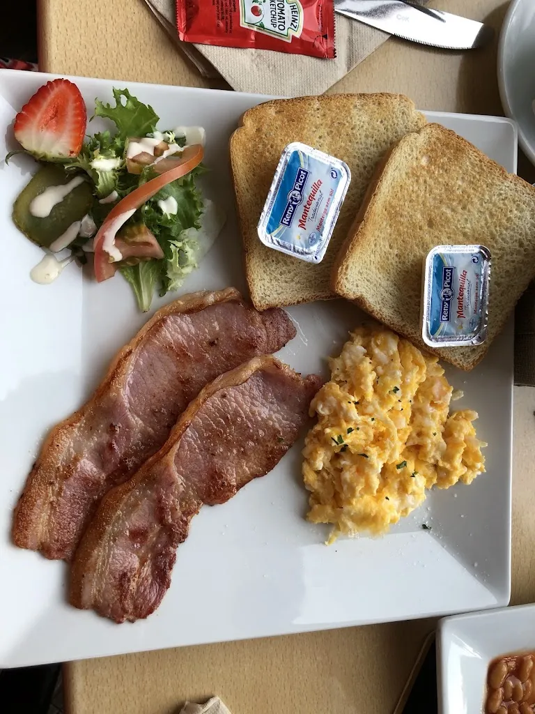 Margaret Moore_The Cosy Corner | Bar_Torremolinos_review