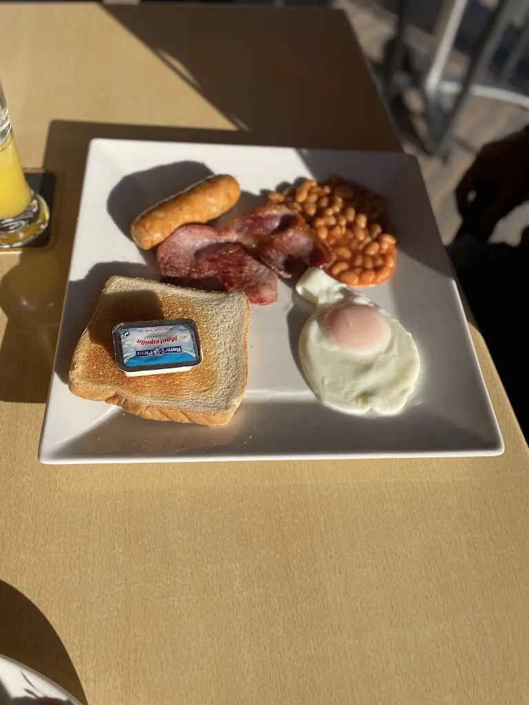 Samantha Jayne Lloyd_The Cosy Corner | Bar_Torremolinos_review