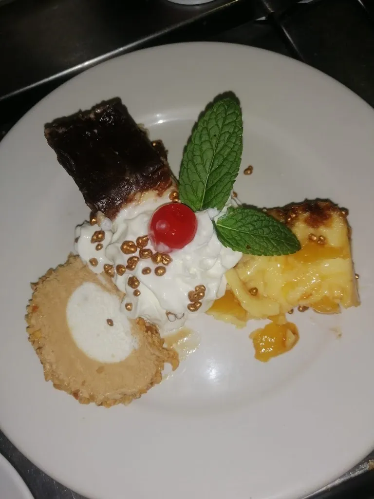 Menu_Bar Miguel_Villanueva de Tapia_image_9