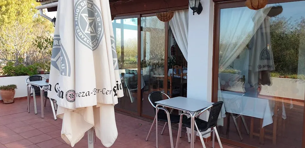 Hotel Rural La Paloma restaurant in Villanueva de Tapia