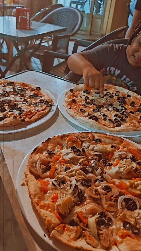 Lucy_Pizzería Heladería Nuria_Villanueva de Algaidas_review