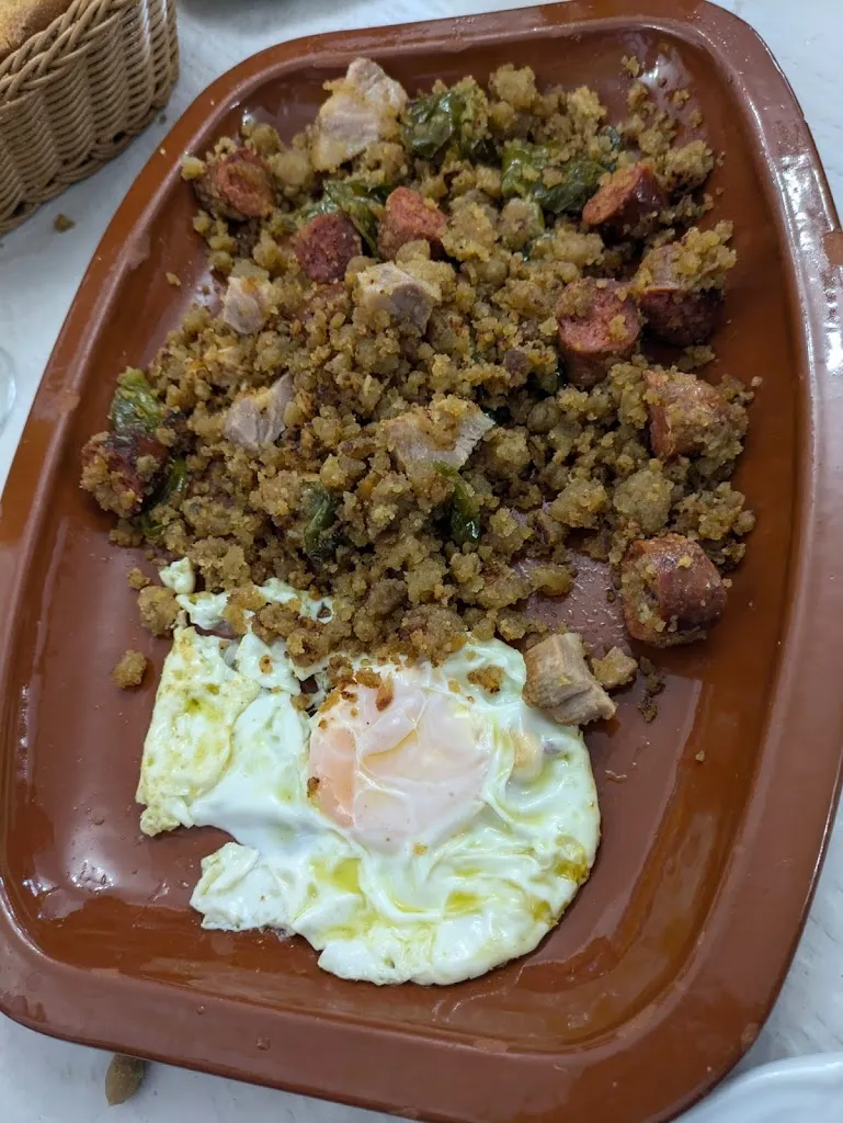 Hostal Restaurante El Cerezo_Villanueva del Rosario_slider_image_3