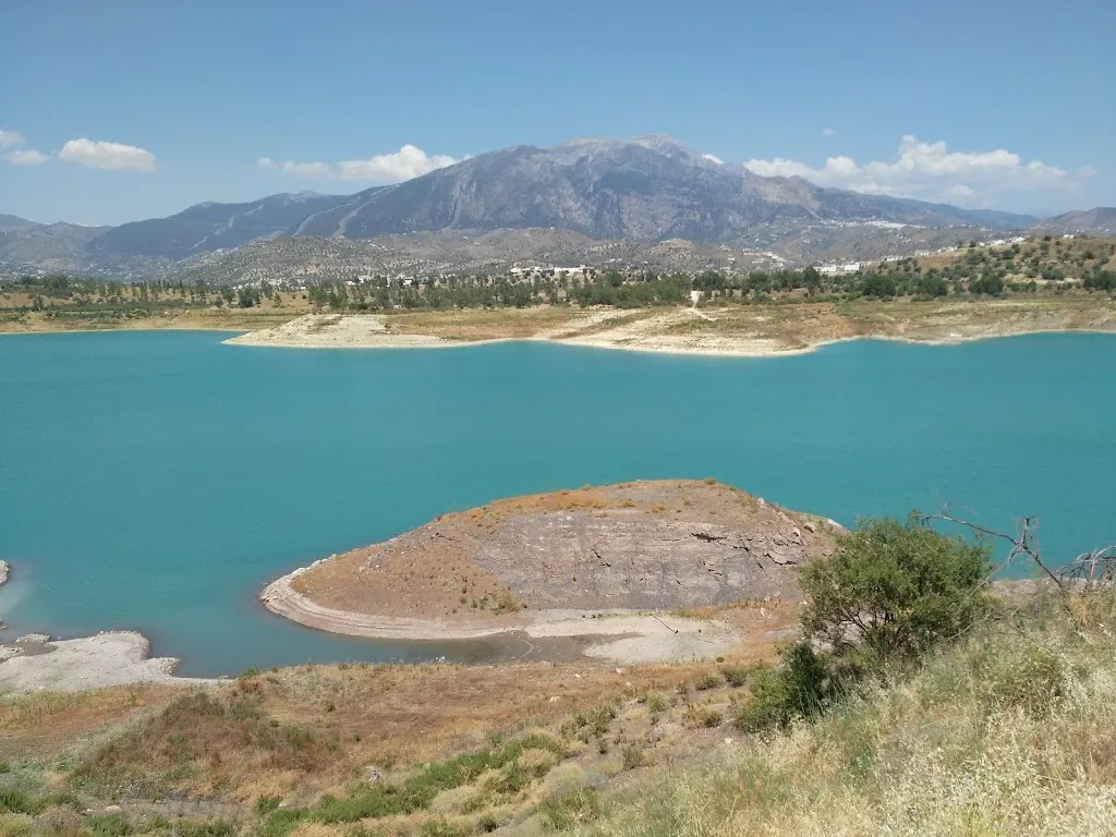 Geoff Briggs_The Town Frier_Viñuela_review