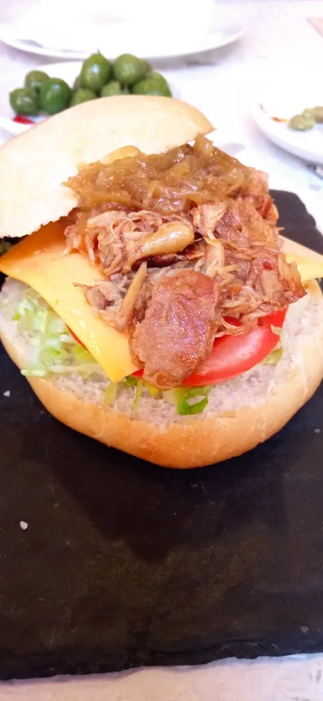 Paqui Fuentes_Selfie by Ito_Petrer_review