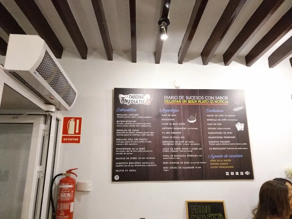 Sara Granados_La Taberna Mediática_Águilas_review