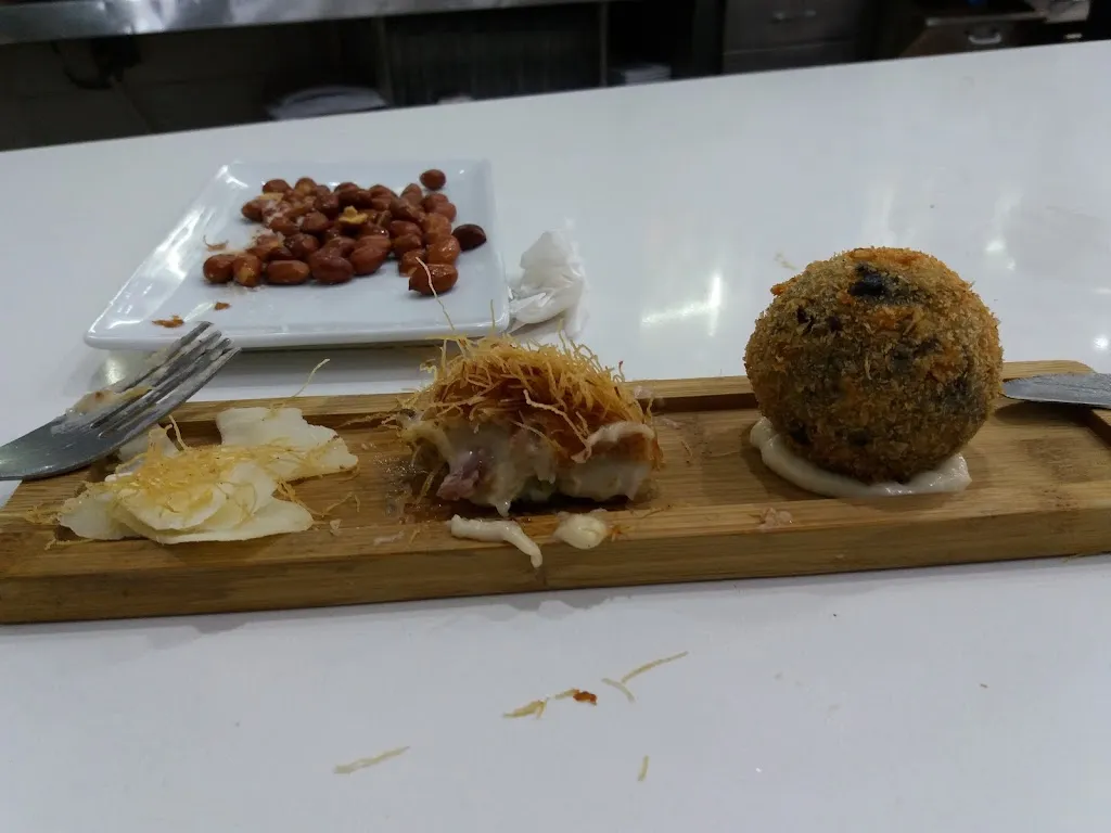 Carlos Carlos_Pension Ramonetero_Águilas_review