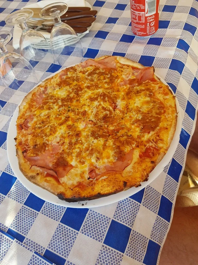 George Perkes_Resturante Frankfurt_Águilas_review