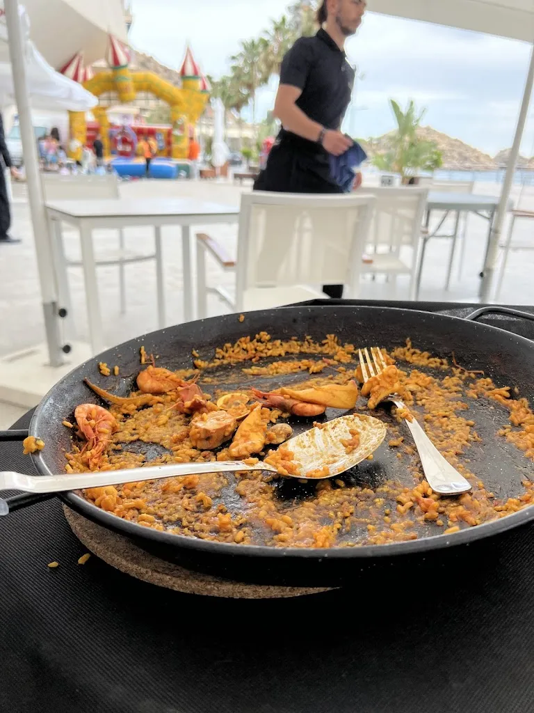 Aurimas Paulius Girčys_Casa Bartolo_Águilas_review