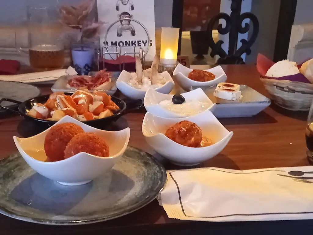 Menu_3 monkeys Torrox Costa_Torrox_immagine_7