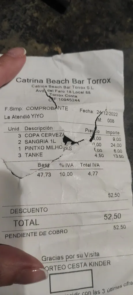 Dóra Misik_Catrina beach bar_Torrox_review