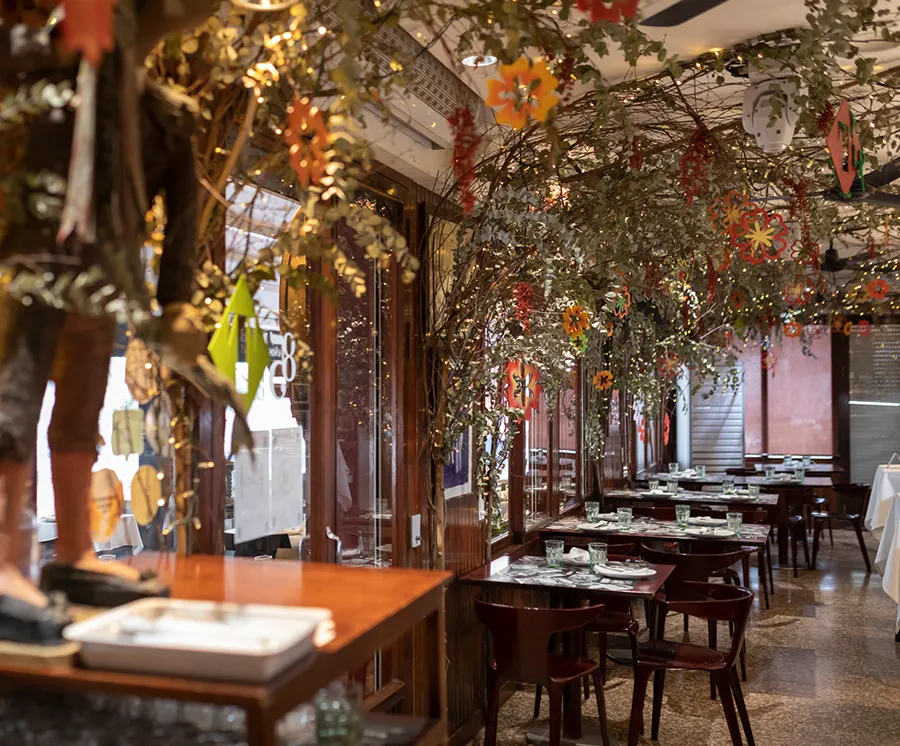 Restaurante La Tropical restaurant in Alcázares Los