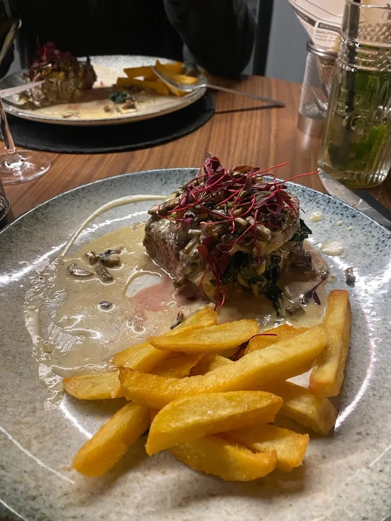 Jan Robbrecht_The Lounge Restaurant and tapas bar_Alcázares Los_review