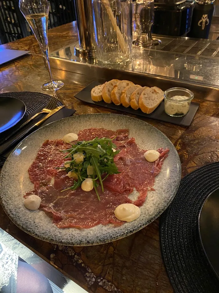 Shami Raeves_The Lounge Restaurant and tapas bar_Alcázares Los_review