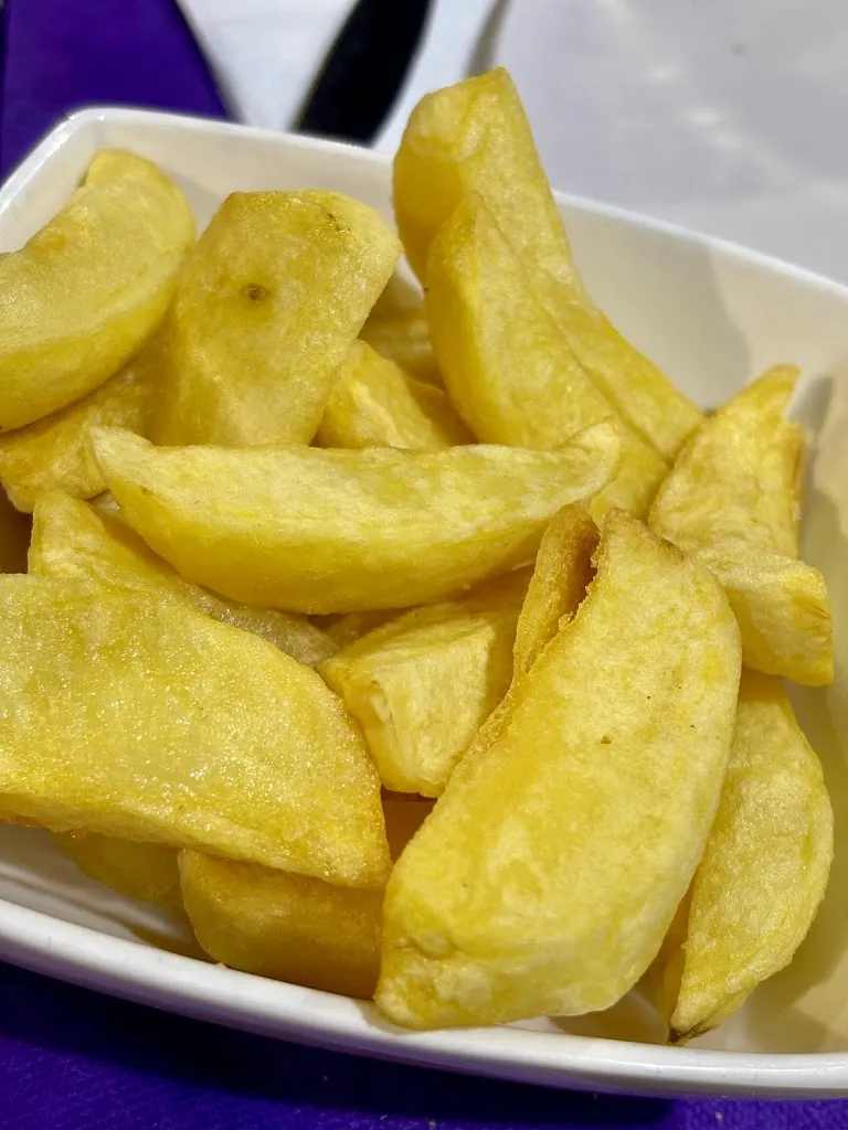 Gurjot Singh Hanjra_La Diva International Restaurant_Alcázares Los_review