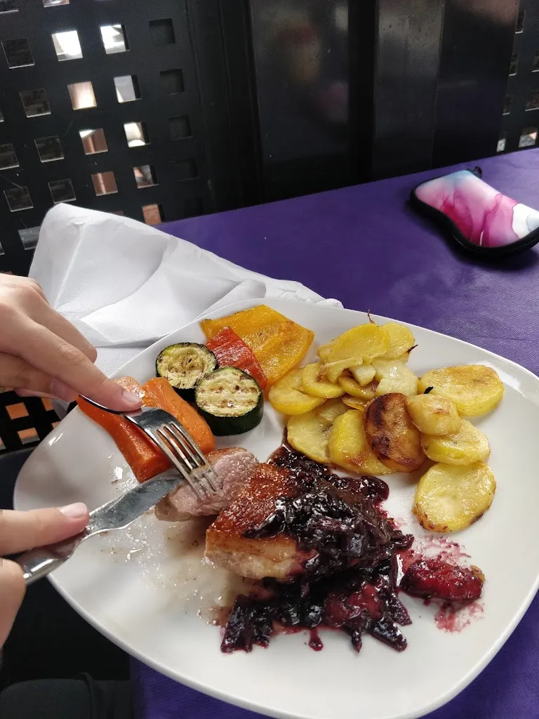 Peter Wright_La Diva International Restaurant_Alcázares Los_review