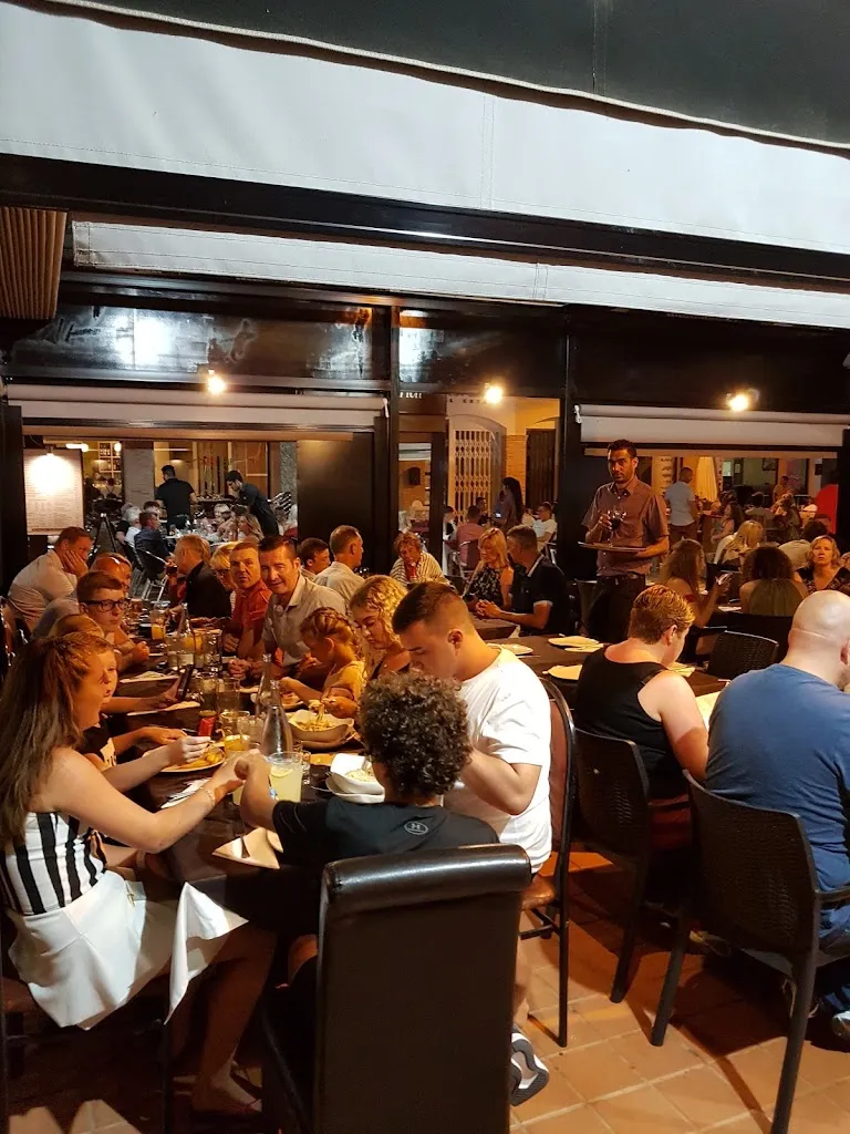 La Diva International Restaurant restaurant in Alcázares Los