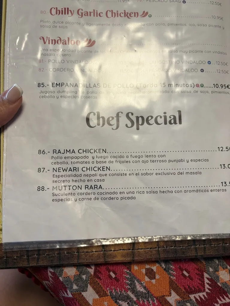 Alina Cambiaso_Currys Nepali_Alcázares Los_review