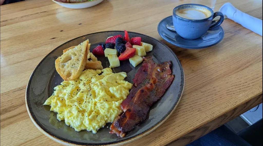 Paige C_Press Café_Aledo_recensione