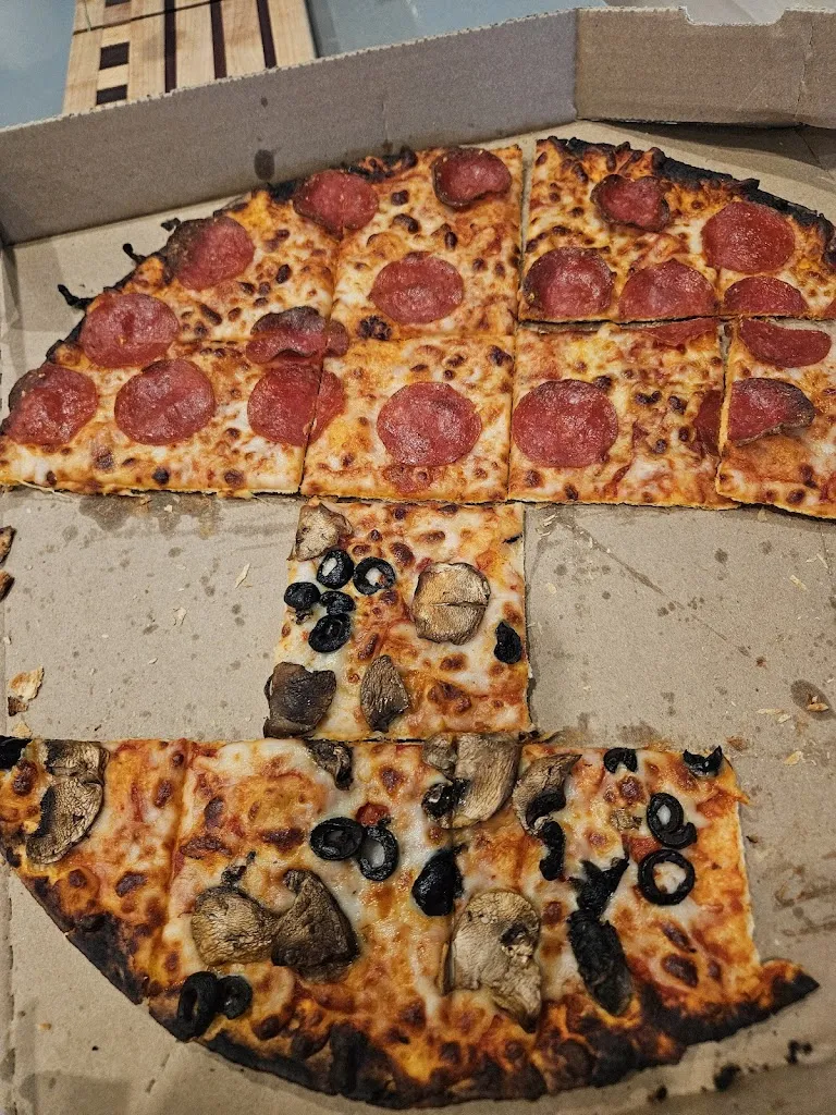 Domino's Pizza_Aledo_slider_image_3