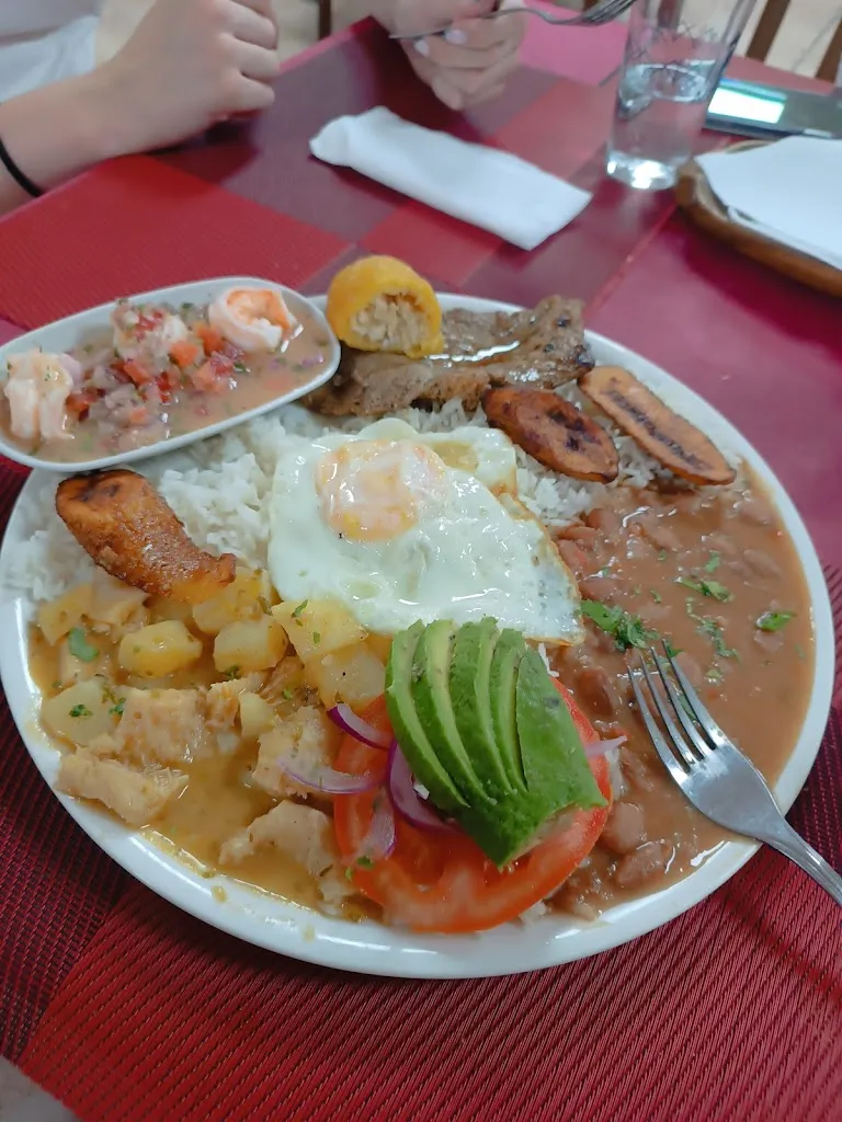 fernando romero carrascuja_La Hora sabrosa de El Mariachi solitario_Alcantarilla_review