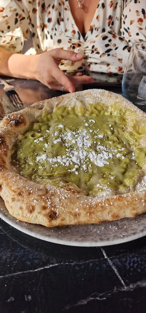 Kendal Fleming_Mondo Napoli_Alcantarilla_review