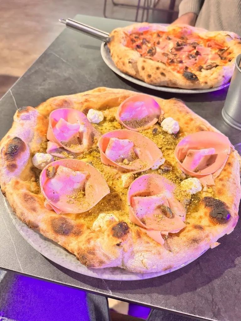 Dairys Vásquez Guerrero_Mondo Napoli_Alcantarilla_review