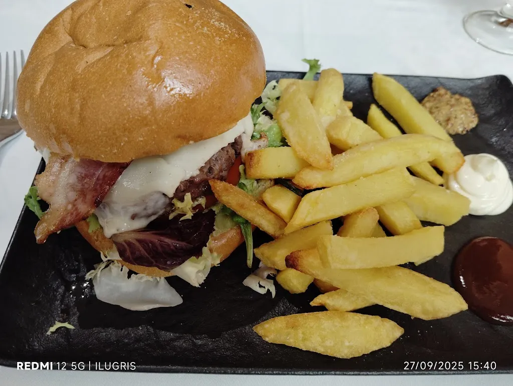 Cervecería Restaurante Cruz Blanca de Doctor Esquerdo_Blanca_slider_image_3