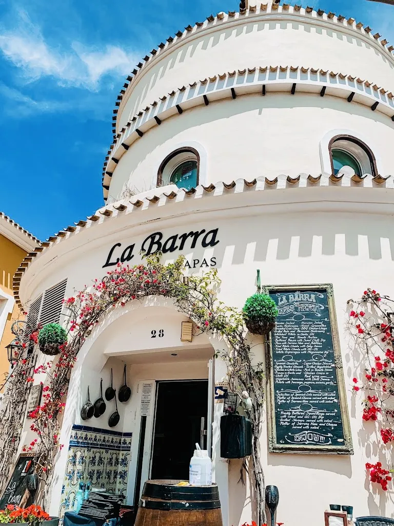 La Barra Tapas Bar restaurant in Atamaría