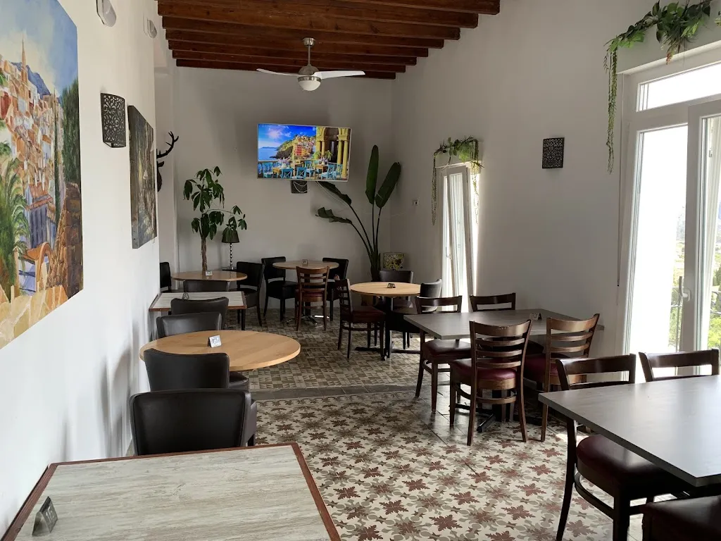 Casa Blanca restaurant in Relleu