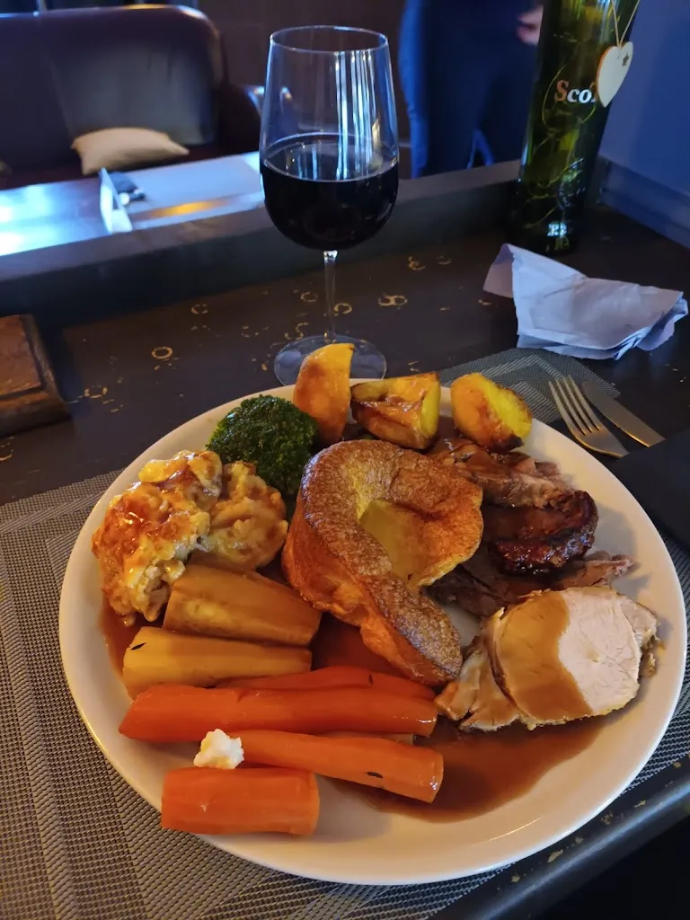 Graham Duncan_Angelo's Pizzeria_Atamaría_review