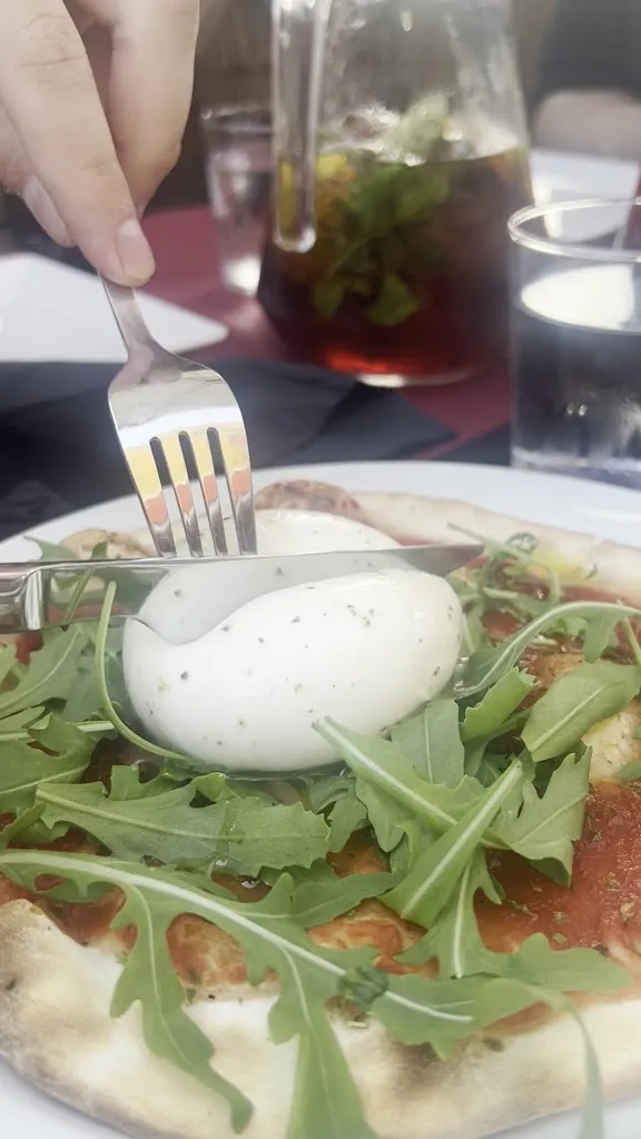 Dante's Pizzeria Steak-House_Atamaría_slider_image_2