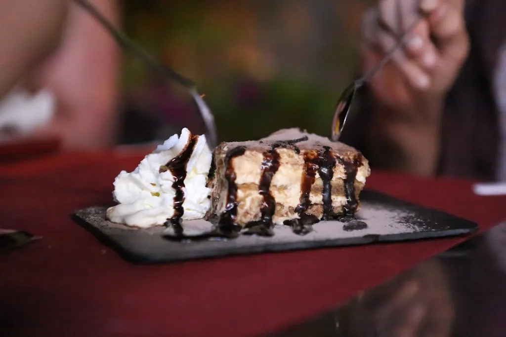 Dante's Pizzeria Steak-House_Atamaría_slider_image_3