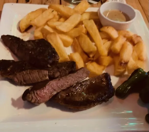 Chris B._Flute Lounge Bar_Atamaría_review