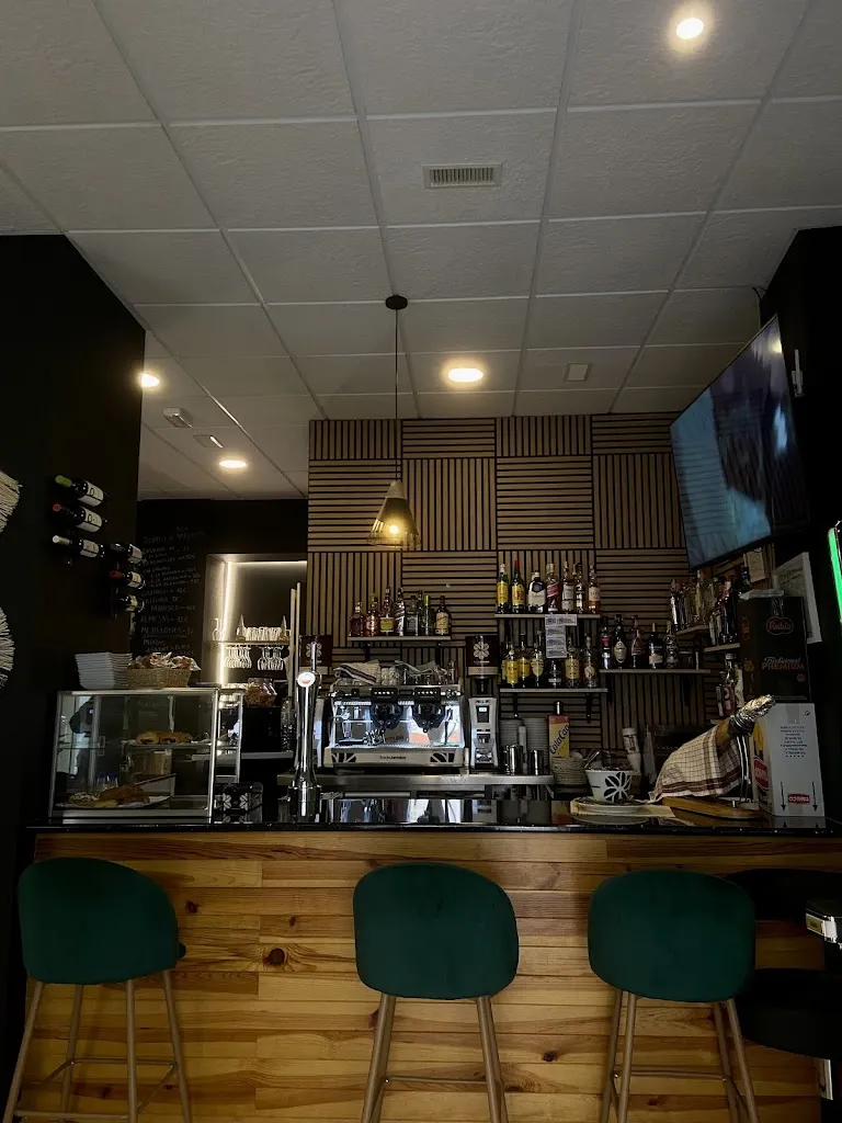 Buen Rollo🤟🏻bar_Beniel_slider_image_1