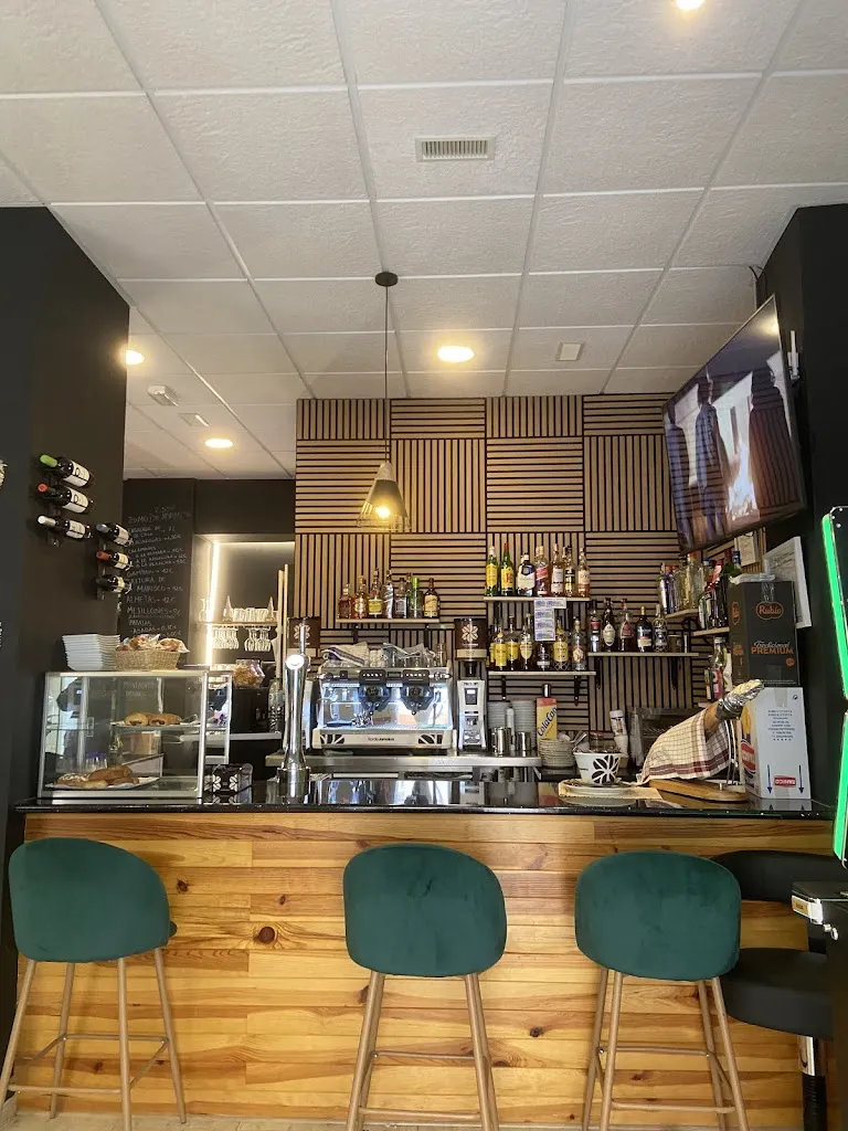 Buen Rollo🤟🏻bar_Beniel_slider_image_3