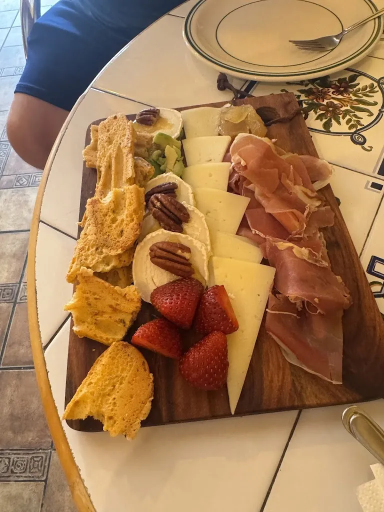 kerry wheatley_Cafetería Abatec C B_Relleu_review