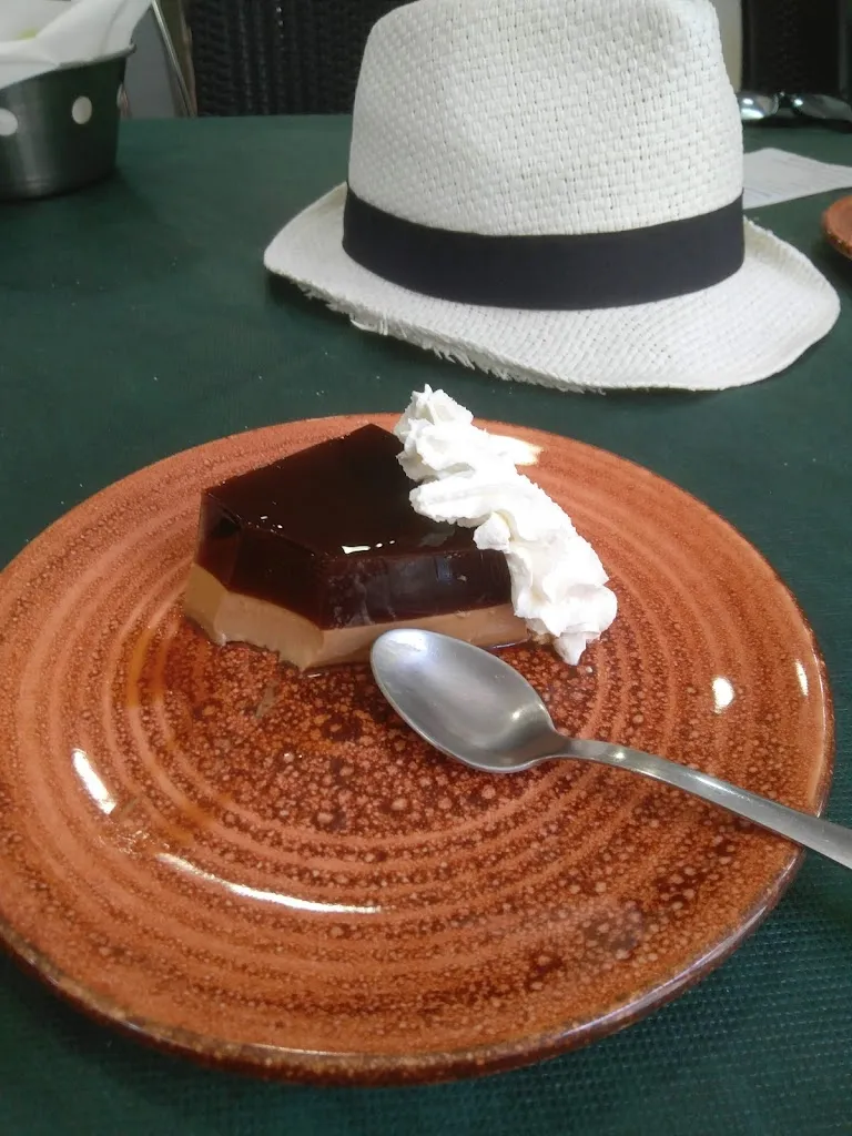 Helen v Walker_Restaurante Plaza de España_Bullas_review