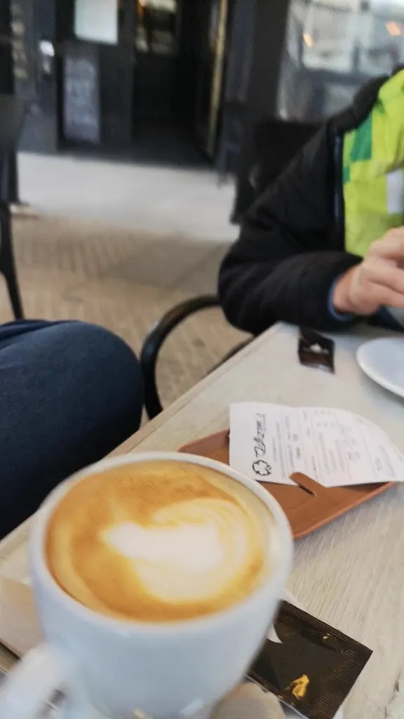 Bar Gilligam's_Boiro_slider_image_2