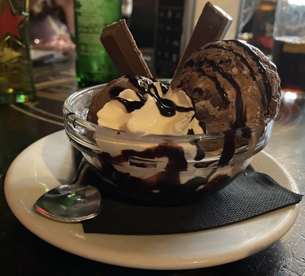 Bar Gilligam's_Boiro_slider_image_3