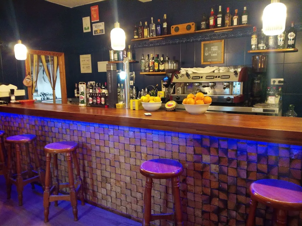 Bar La Plaza restaurant in Relleu