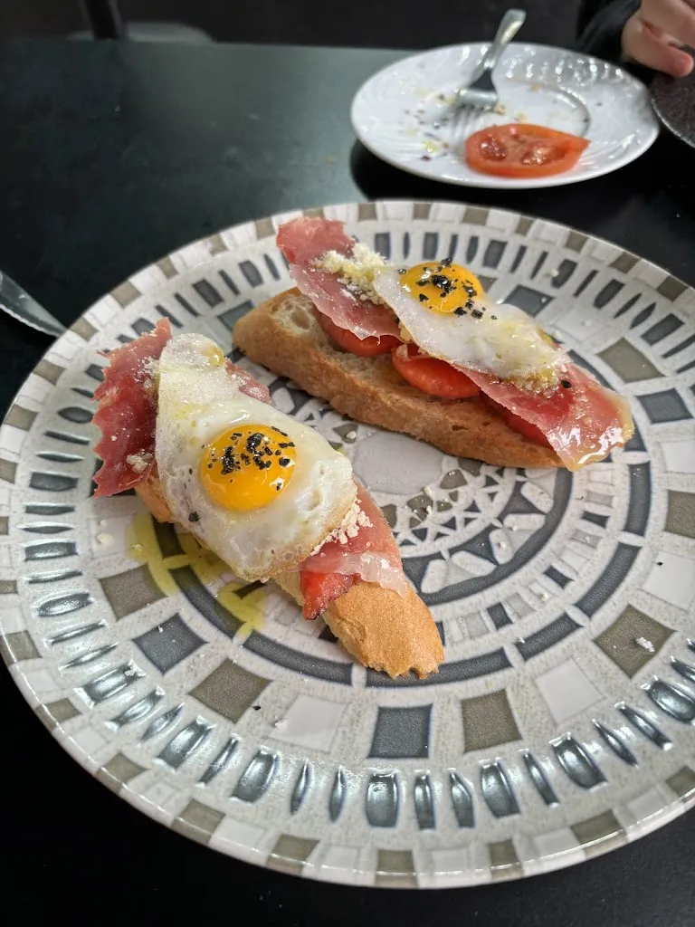 Bar La Esquinica restaurant in Calasparra