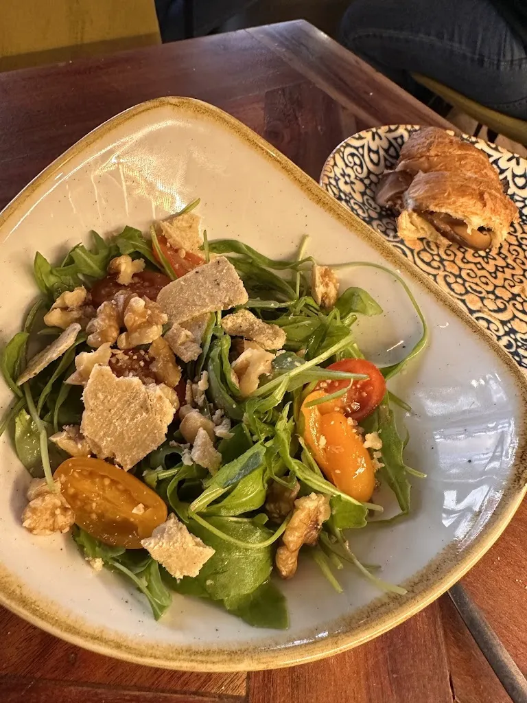 Robert Melville_Distrito Vegano_Sagra_review