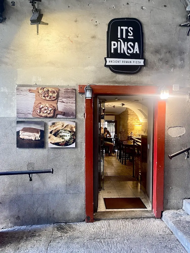 Its Pinsa restaurant in Romana la