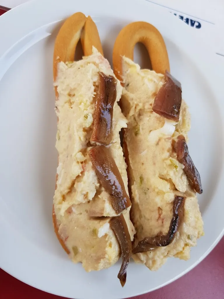 Mac Roldan_Cafe El Roble Bar_Archena_review