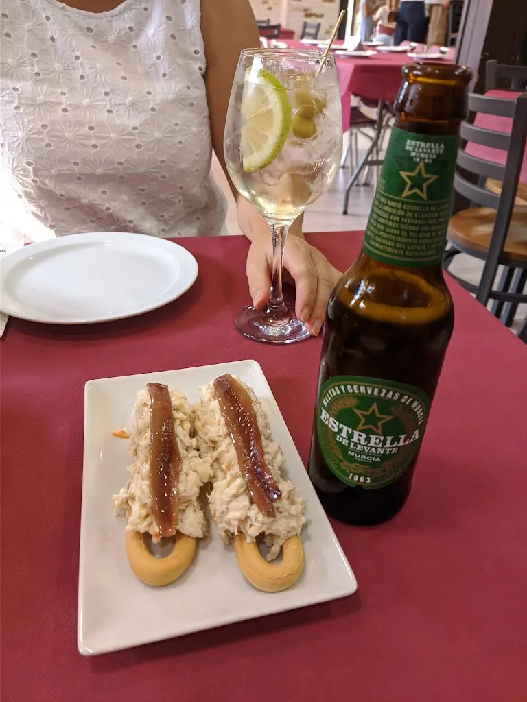 Francisco Montoya Pastor_Alfonso Y Su Bar_Archena_review