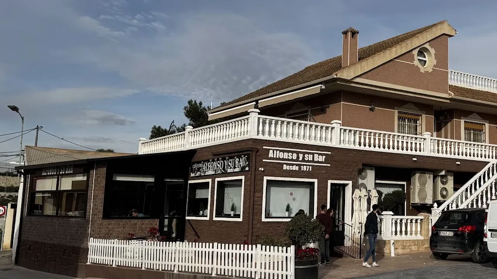 Lina Montoya_Alfonso Y Su Bar_Archena_review