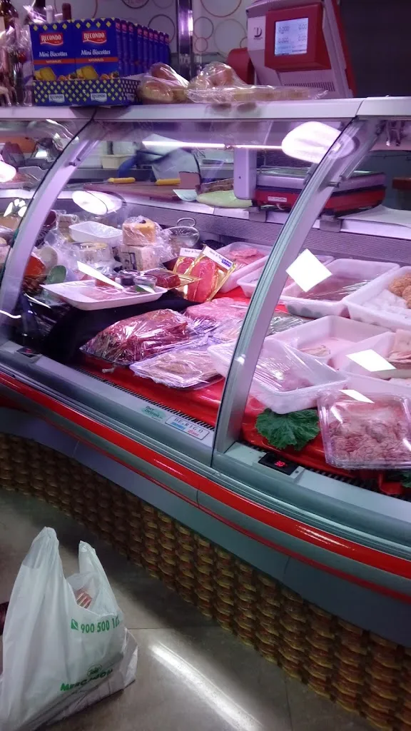 Carnicería y charcutería Esteban El Cigarrero restaurant in Archena