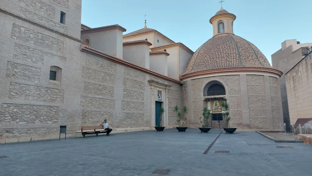 Peter G. Roberts_El laurel_Alhama de Murcia_review