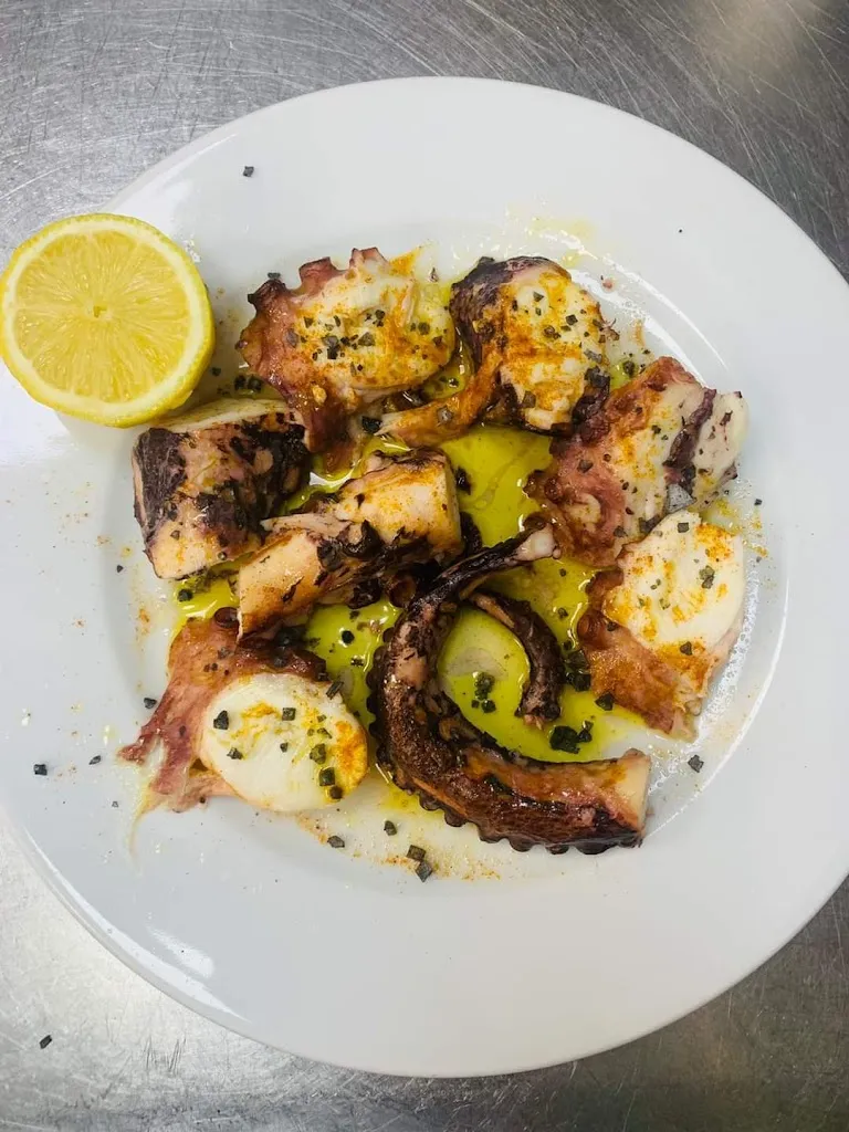 Restaurante San Antonio_Ceuti_slider_image_2